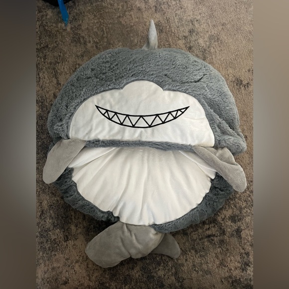 Happy napper Shark - Picture 2 of 2